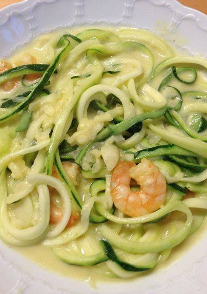Una foto de Tallarines de zapallito italiano con camarones