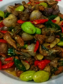 Foto resep Tumis bawang merah, pete, ikan asin