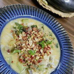 A picture of Khow suey.