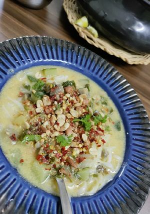 A picture of Khow suey.