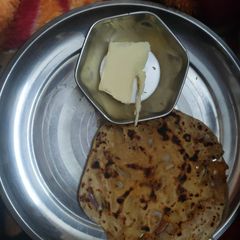 A picture of Onion paratha.