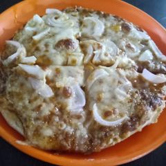 Cheese onion pizza A picture of Cheese onion pizza.