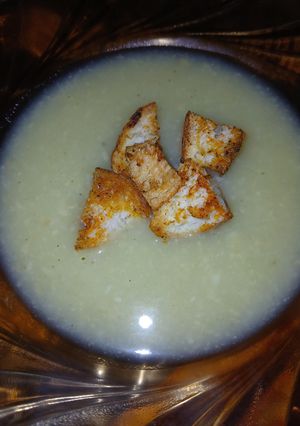 Zellerkrém leves krutonnal recept fotója