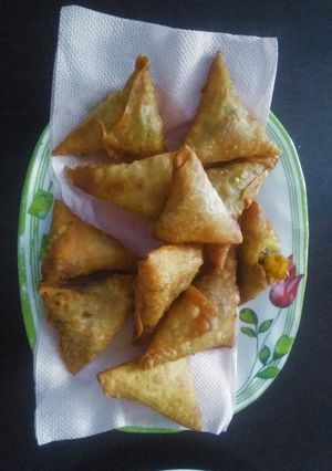 A picture of Veg Samosas.