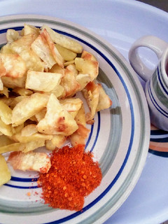 A picture of Fry sweet potato with tea.