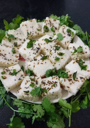 ઈદડા (Idada Recipe In Gujarati) રેસીપી મુખ્ય ફોટો