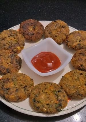 A picture of Veg cutlets with methi and palak.