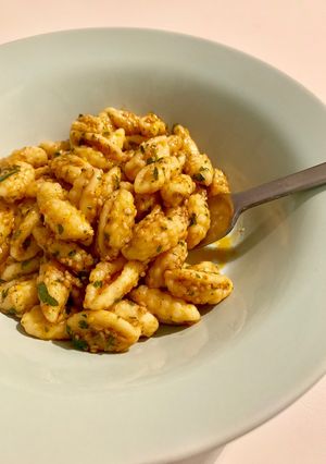 Foto di Cavatelli ricci con aglio, olio, gomasio e paprika