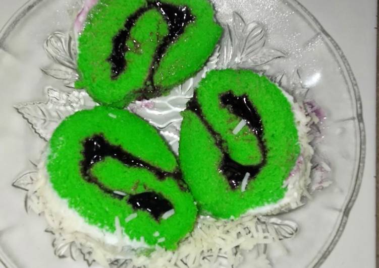 Langkah Mudah untuk Membuat Bolu gulung pandan ekonomis Anti Gagal