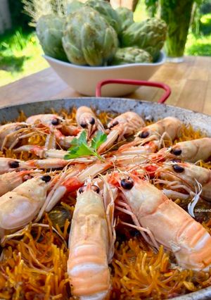 Una foto de Fideuá de Cigalas y Alcachofas 🤤