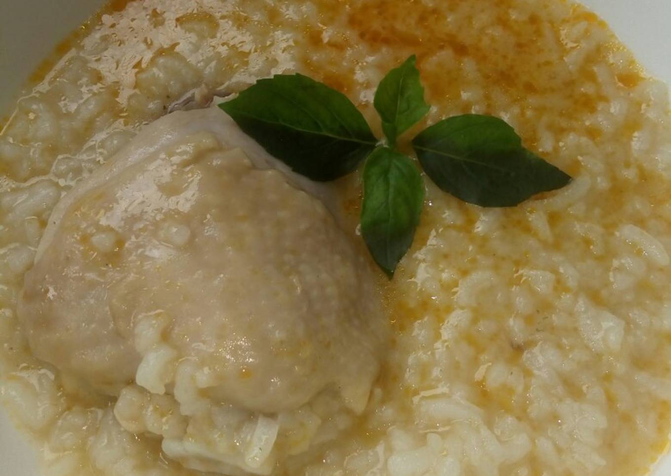 Arroz reventado con pollo, (Guacho)