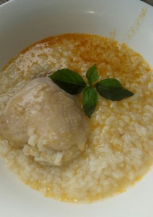 Una foto de Arroz reventado con pollo, (Guacho)