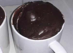 Una foto de Queque en taza fácil de cacao para 2 personas
