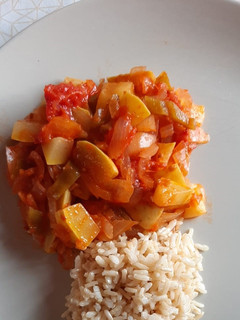 Una foto de 🍅🥒🧅Pisto manchego
