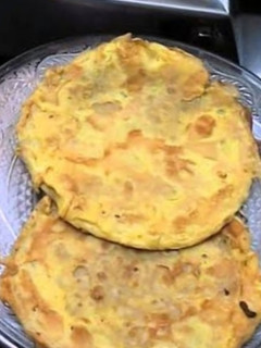 A picture of Egg Chapati/Roti.