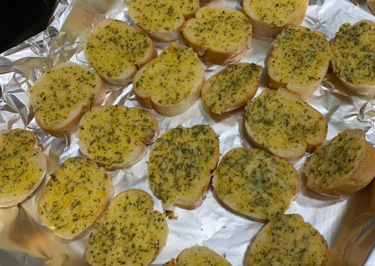 Garlic cheese bread