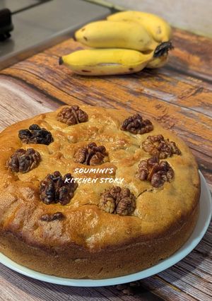 A picture of Eggless banana walnut cake.