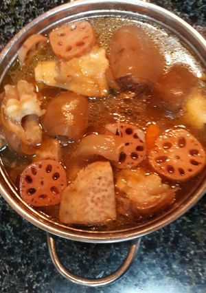 Hình của món Lẫu chân giò bò.