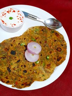 मेथी  टमाटर पराठा (Methi tamatar paratha recipe in Hindi) रेसिपी मुख्य फोटो