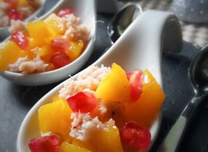 Une photo de Cuillères apéritives exotiques à la mangue et chair de crabe