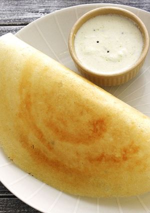 A picture of Crispy plain dosa.