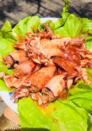 Hình của món Mực dồn thịt sốt cà.