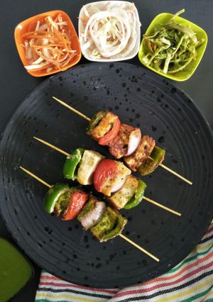 A picture of Tiranga paneer tikka.