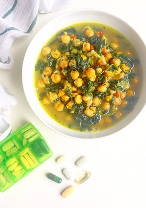 Foto di Zuppa di ceci e spinaci con curcuma
