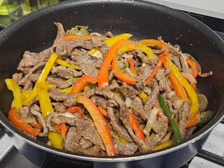 Fajitas de res y pimientos