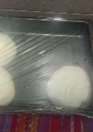 Una foto de Pizzan amasa