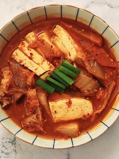 Hình của món Canh kim chi đậu phụ.