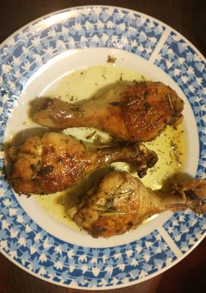Una foto de Muslitos de Pollo a la Despensa 🍗