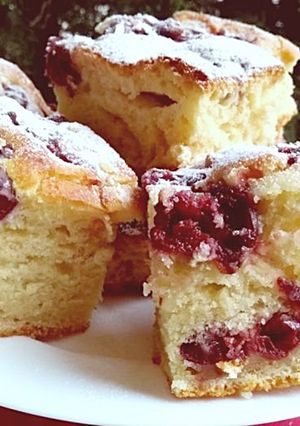 Bögrés meggyes piskóta recept fotója