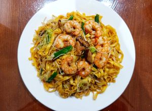 Hình của món Mì xào tôm kiểu Thái.