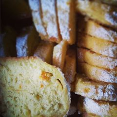 A picture of Orange Cake.