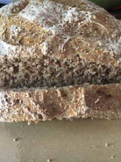 Una foto de Panadería: Pan integral con masa madre sencilla