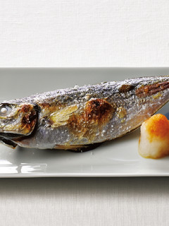 東販小食堂:基礎和食 鹽烤竹筴魚 的食譜成品照片