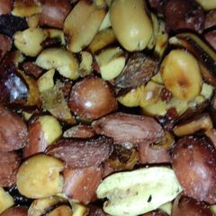 A picture of Salty Roasted peanuts.