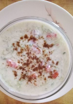 A picture of Cucumber & tomato raita.
