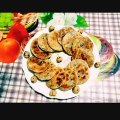 A picture of Tasty delicious anjeer puran poli.