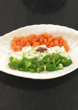 A picture of 🇮🇳 Tricolour Garden Platter.