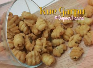 Foto resep Kue Garpu Renyah Ekonomis (Rasa Bawang Kencur)