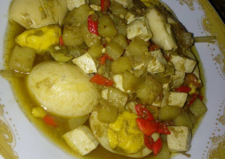 Semur kentang telur seadanya