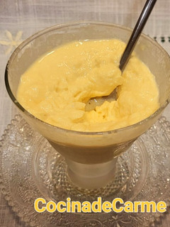 Una foto de Sorbete de mandarina y almendra