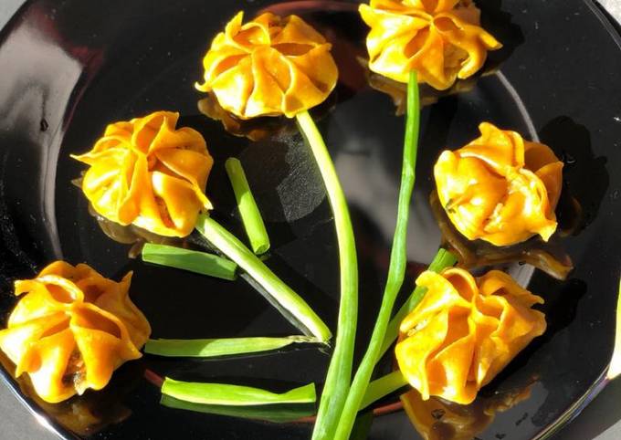 Garlic Momo/ dumplings (Sunflower shapes)