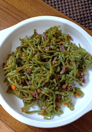 Foto resep 2. Mpasi 1th Mie Bayam Sapi