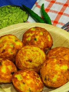 मिश्र डाळीचे आप्पे (mishra daliche appe recipe in marathi) रेसिपी चे मुख्य फोटो