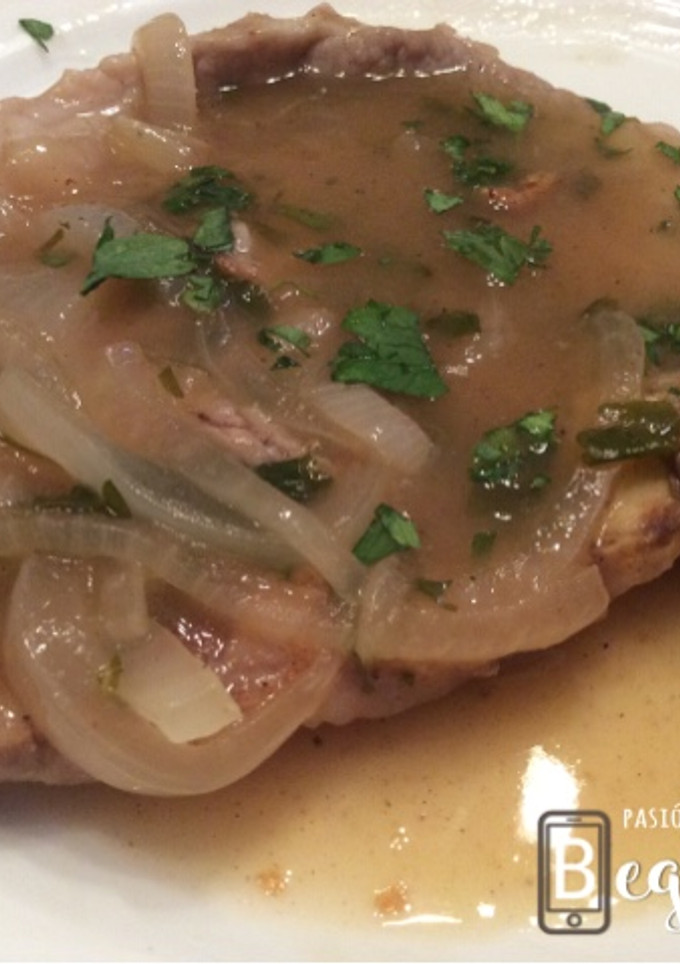 Una foto de Chuletas de cerdo en salsa de limón