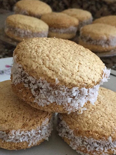 Una foto de Alfajorcitos de avena y maicena