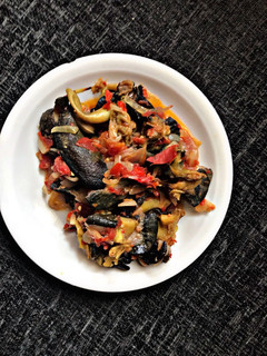 A picture of Peppered snail.